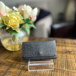 Louis Vuitton Vintage 2001 Taiga Leather Multicles 4 Key Case